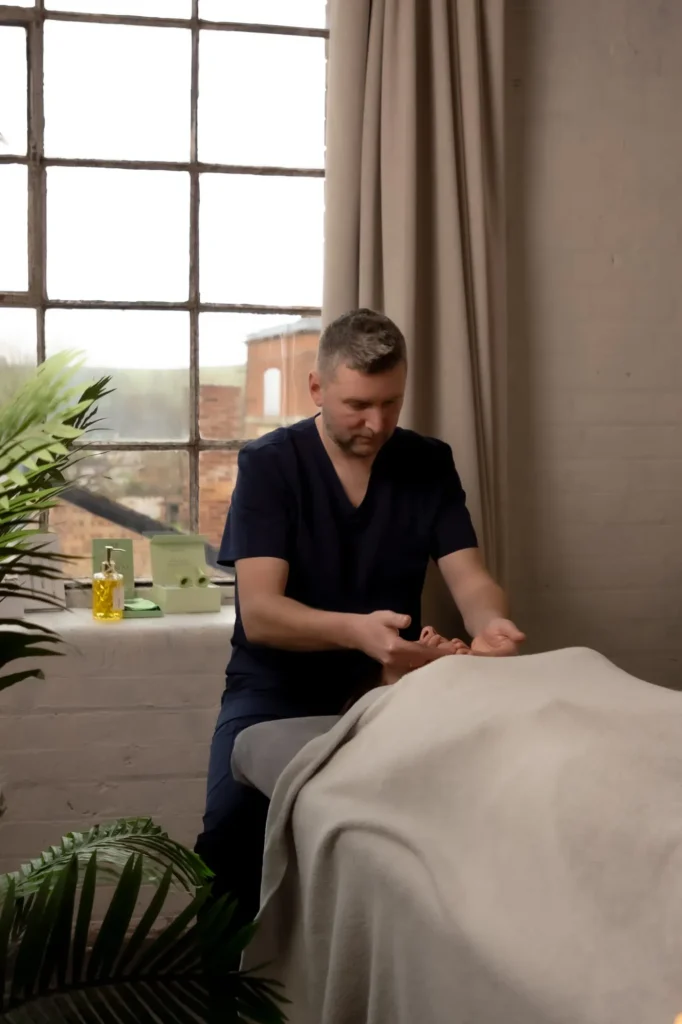 Face massage treatment in The Facial Room studio